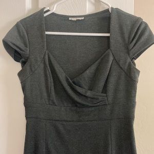 Flattering and Comfortable Sheath Dress in Size 8